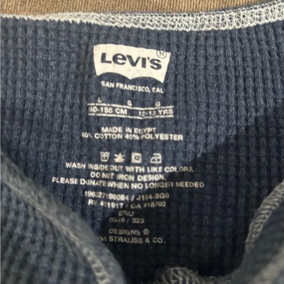 Levi's Kids Textured Navy Tee (worn once) (sanitized/washed) - Picture 2 of 2